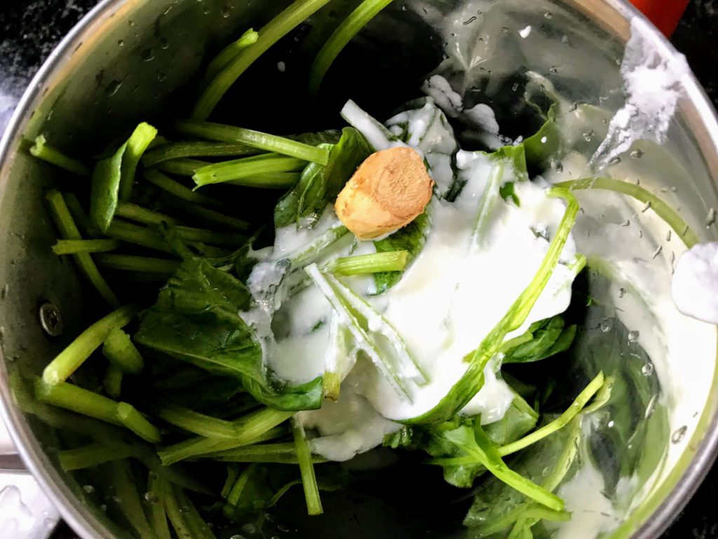 Spinach, curd, ginger for grinding.