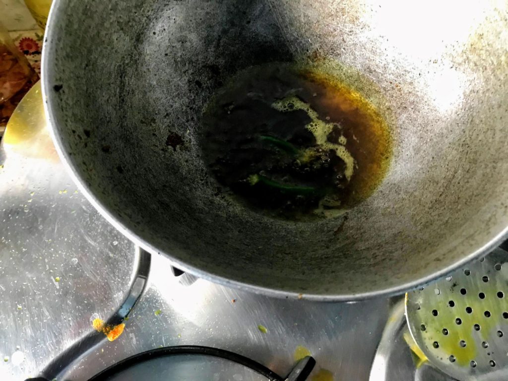 Green chilli tempering