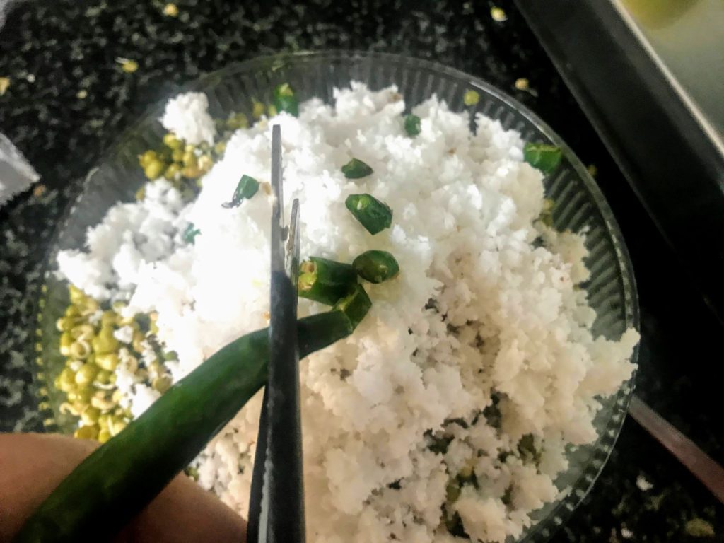 Chopping green chilli