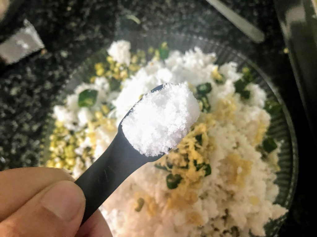 Adding salt to a salad