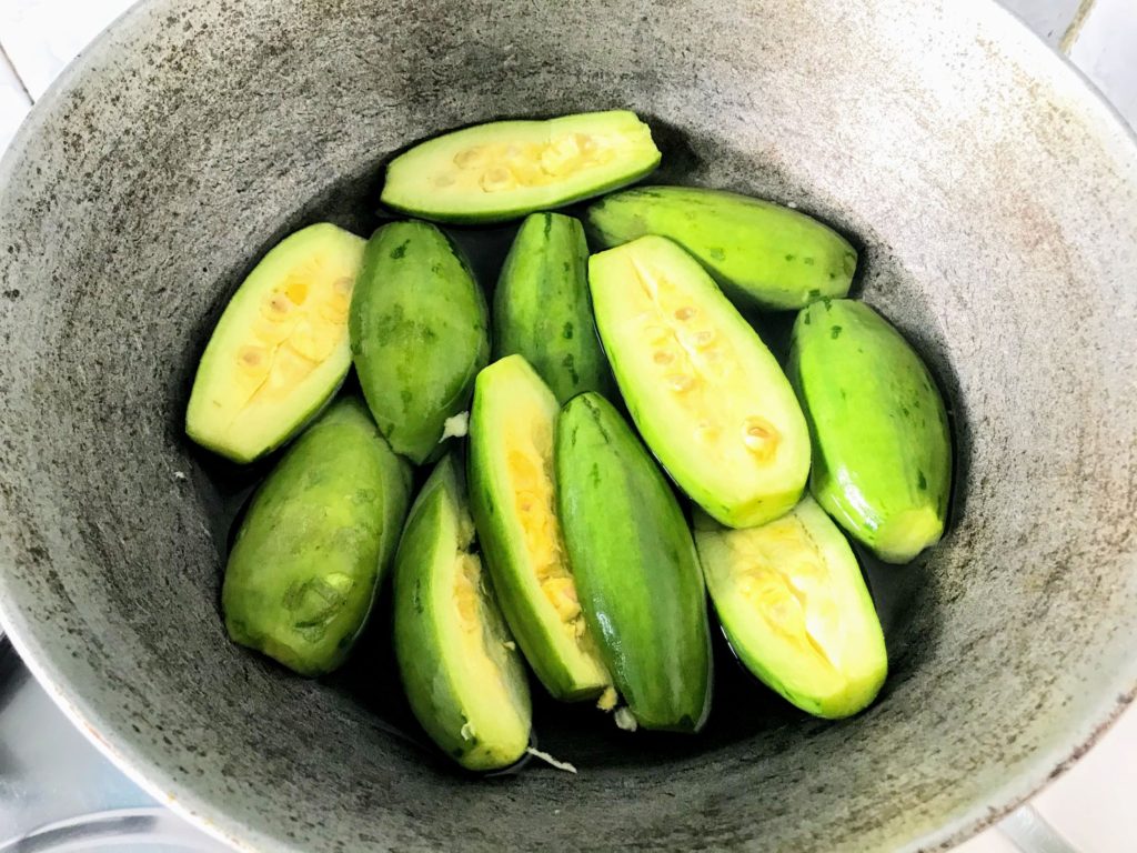 Simmering pointed gourds