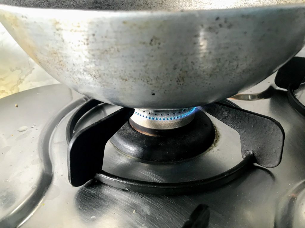 Heating wok