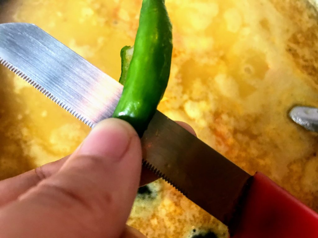 Slitting green chilli