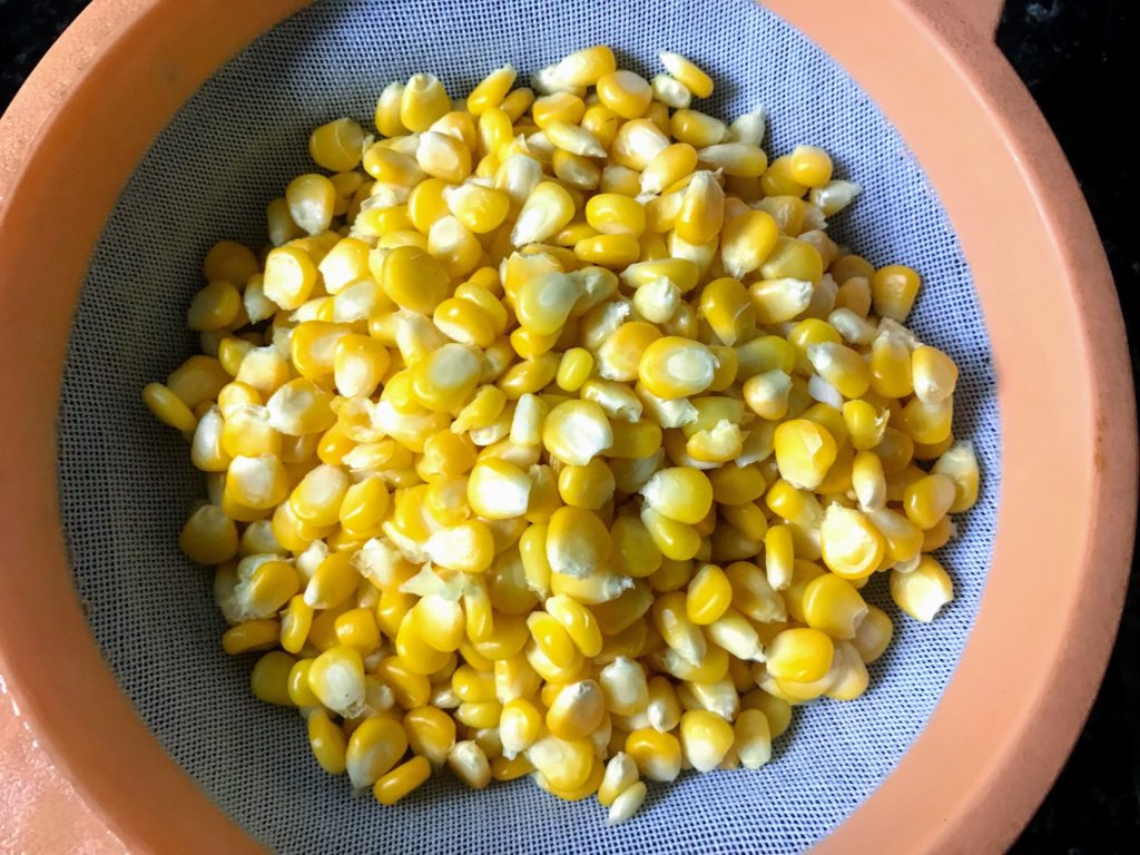 Cooked corn kernels