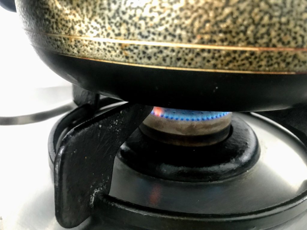 Heating pan