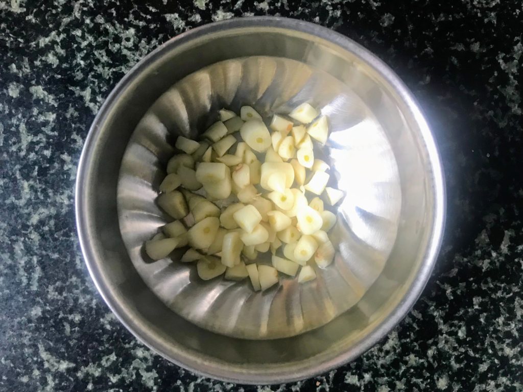 Chopped garlic