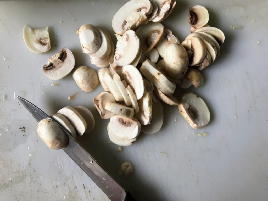 Slicing mushroom