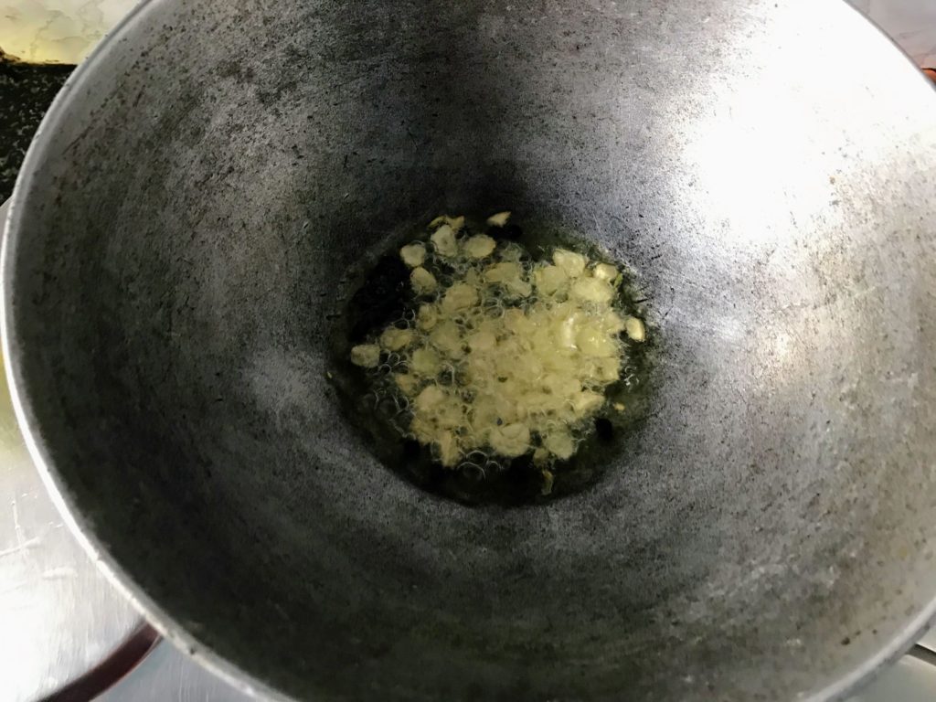 Sautéing garlic 