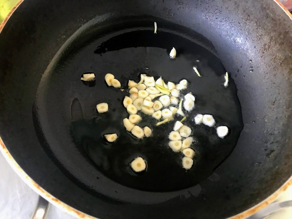 Sautéing garlic 