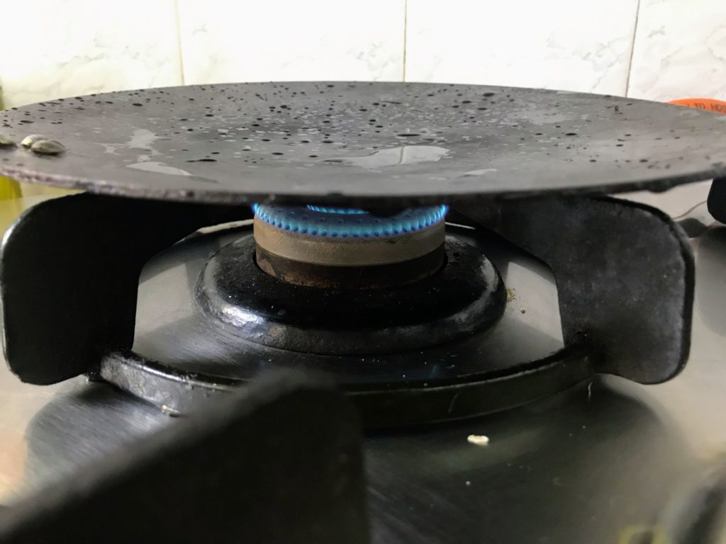 Heating tawa