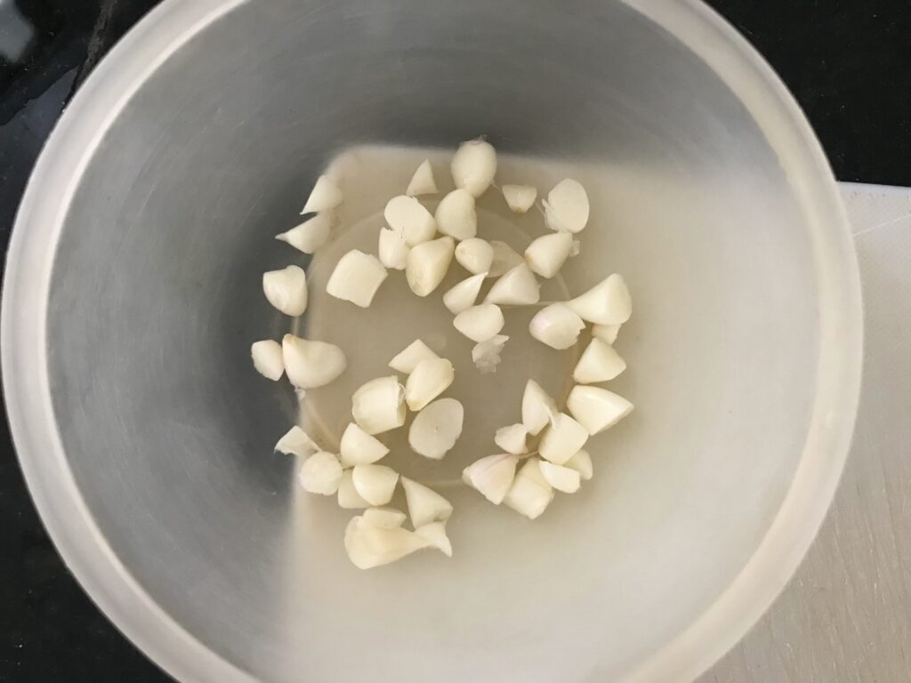 Chopped garlic