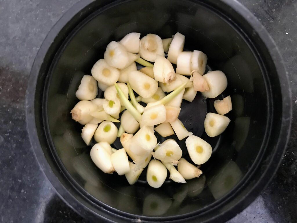 Chopped garlic